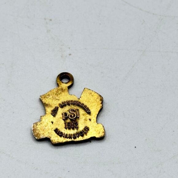 40th anniversary 1982 Indianapolis Race Charm - for Bracelet or Necklace - Picture 4 of 6